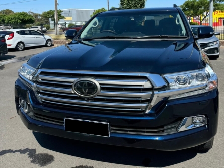 TOYOTA LAND CRUISER V8